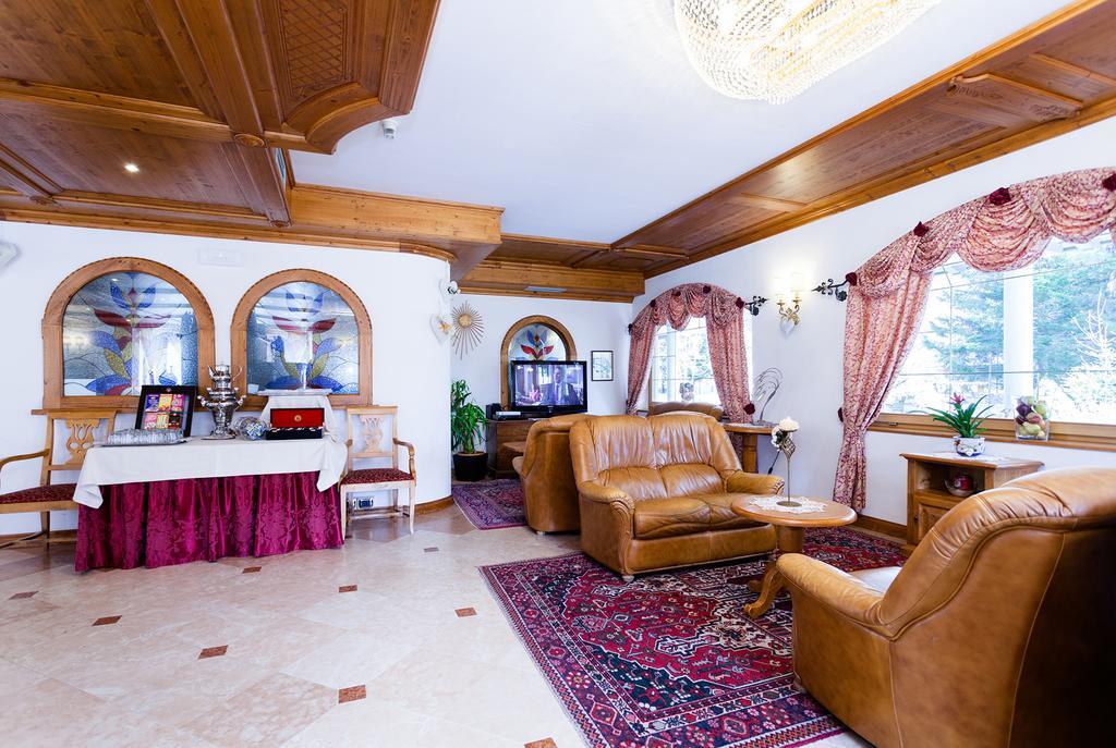 Hotel Vienna Сан-Мартино-ди-Кастроцца Экстерьер фото