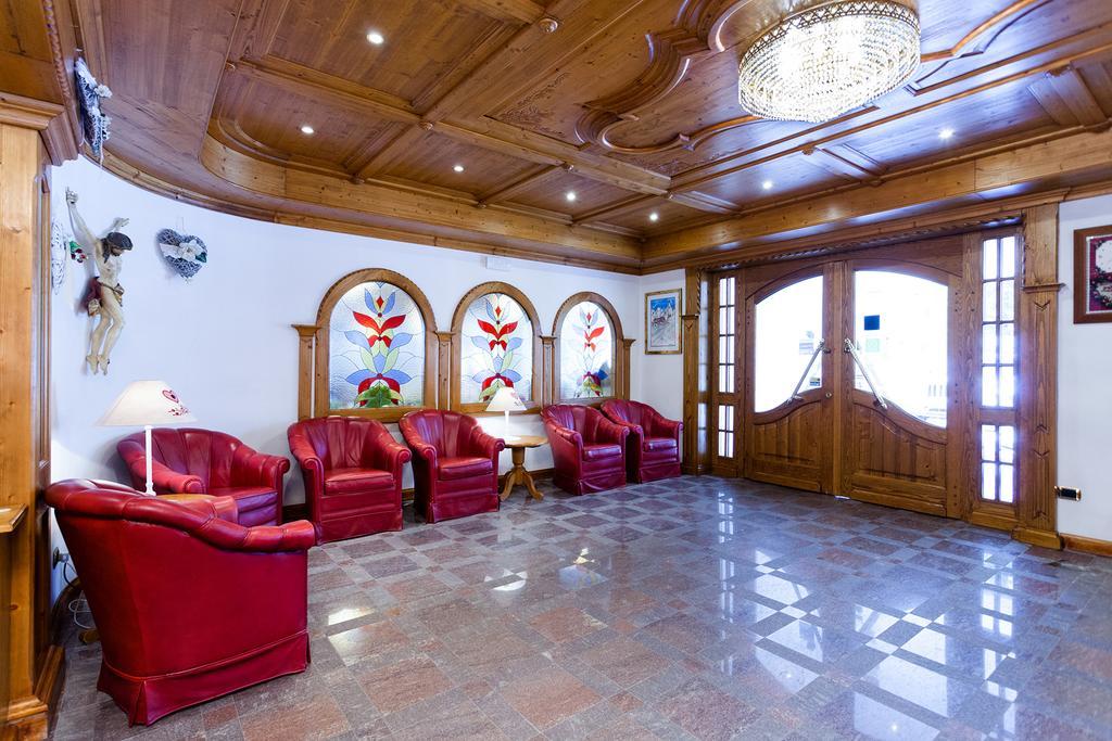 Hotel Vienna Сан-Мартино-ди-Кастроцца Экстерьер фото